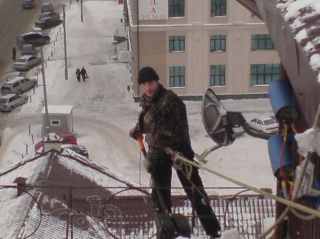 Уборка снега с крыш и очистка кровли от наледи
